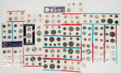 U. S. Mint Sets 1962-1978 (17) [201594]