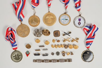 WWII Military Buttons, Lapel Pins and Auburn Calif  Commemorative Medallions [201161]