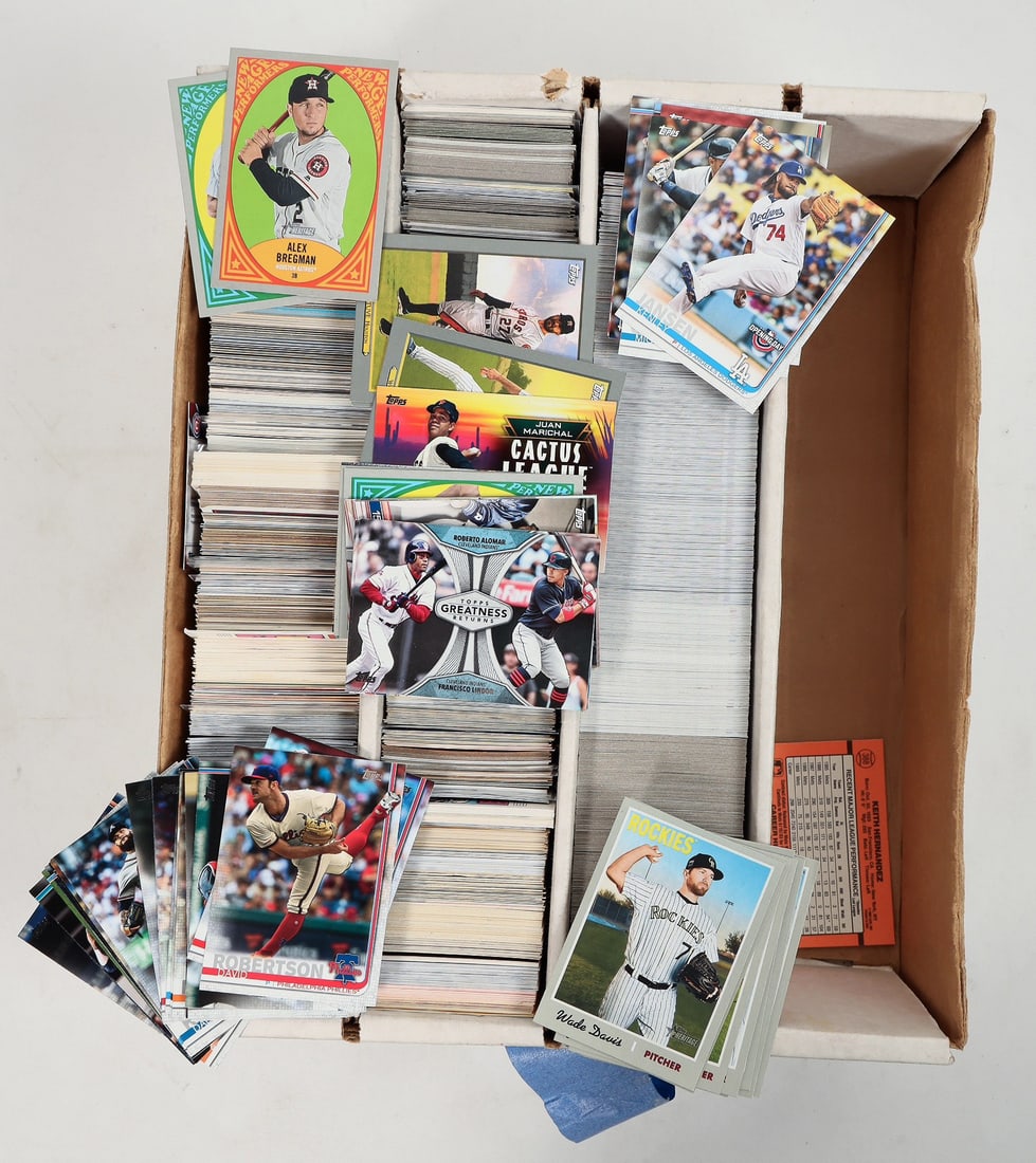 Baseball Card Grab Bag (1000+) [188211]: A real grab bag of baseball cards, Topps, Fleer, etc. There are over 1,000 cards in this collection and even a few oldies like Chipper Jones and Henry Aaron. The cards, for the most part, are in very 