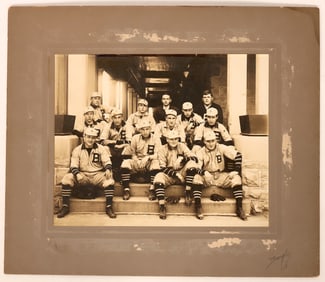 HOF-Unknown Team Photograph [182334]