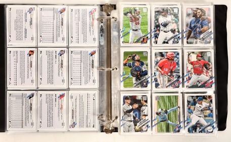 Newer Topps Baseball Cards (300+ [187942]