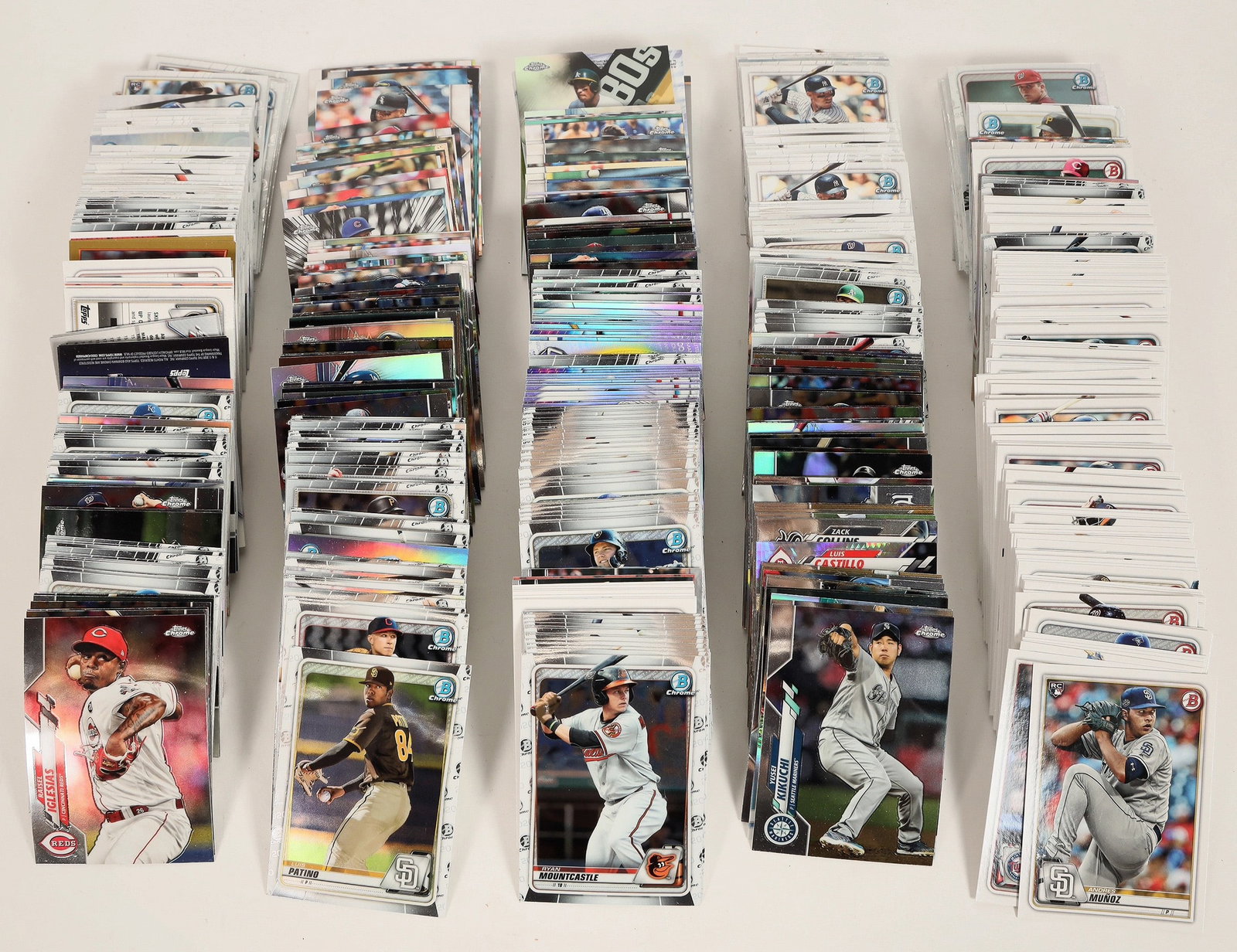 Topps Chrome Series Baseball Cards (800+) [188229]: Topps Chrome series baseball cards (800+). Players include Cody Bellinger, David Peralta, Patrick Corbin and many more. All cards are in nice condition, although they have not been graded, Please see 