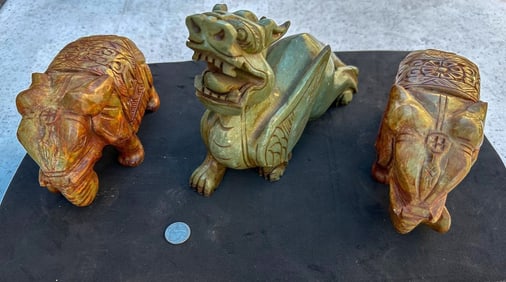 Carved Jadeite Elephants (2) and a Dragon [171972]