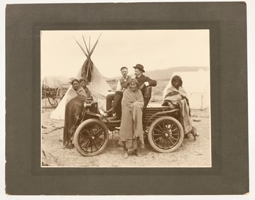 Photo Ex Wyoming Governor With Shoshone Women [203783]