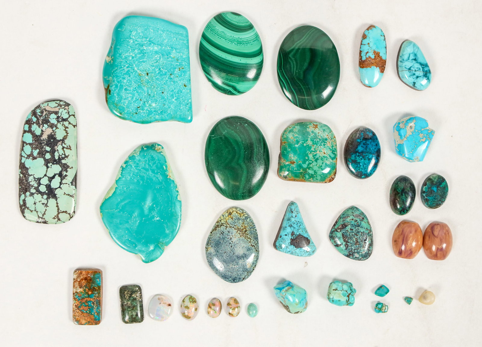 Semi Precious Cabochons-Opal, Malachite, Turquoise.... (24+) [205070]: Semi Precious Cabochons-Opal, Malachite, Turquoise.... (24) Beautiful assortment in varied sizes and colors, plus small box of bonus polished stones. ^Date: Country (if not USA): State: City: Provenan