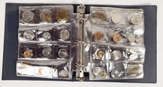 Mexican Mint Sets Binder 1982-1991.  11 Sets.  [204399]