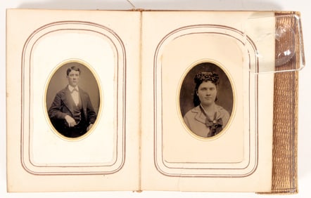 Early Iowa Vintage Photo Album [203754]