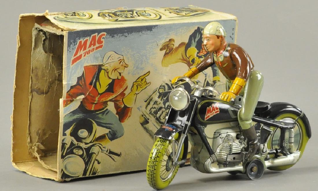 BOXED ARNOLD MAC 700 CYCLE (1 of 3)