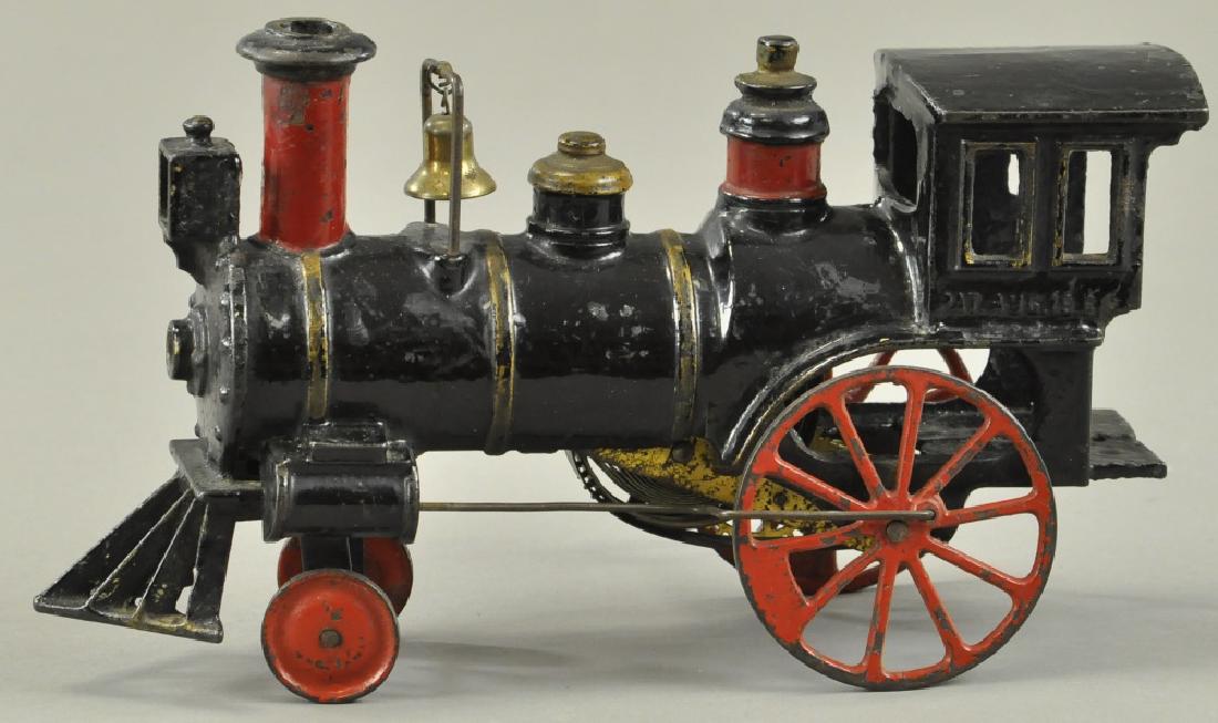 IVES CLOCKWORK FLOOR LOCOMOTIVE (1 of 3)