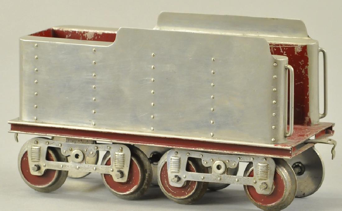 LIONEL EIGHT WHEEL TENDER FOR No. 6 LOCOMOTIVE (1 of 4)