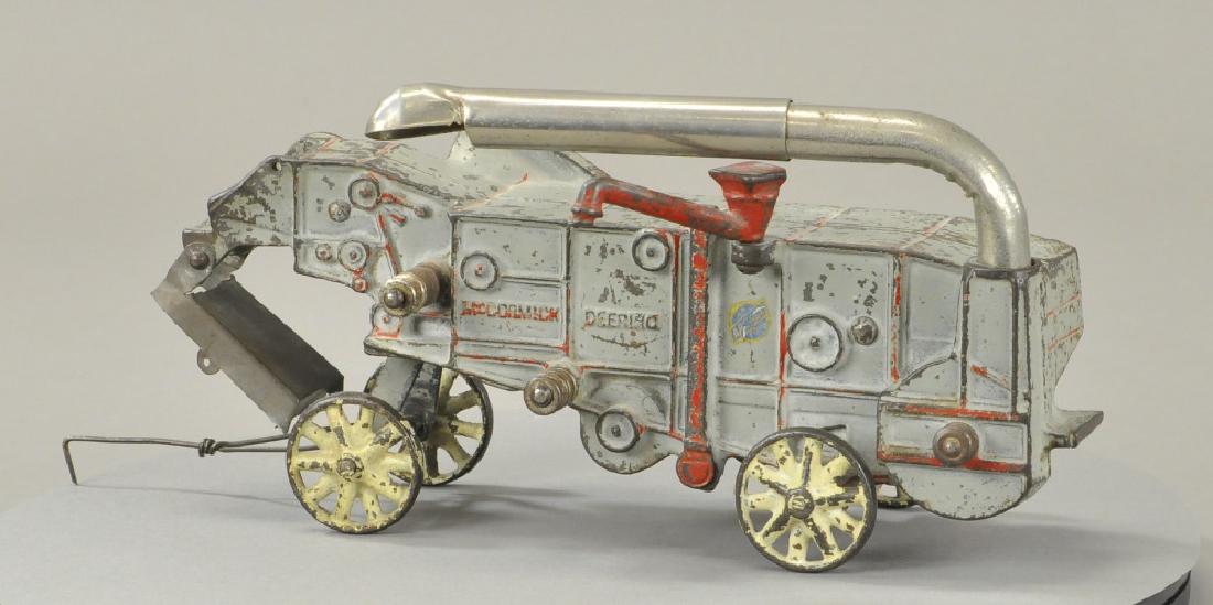 ARCADE MCCORMICK DEERING THRESHER (1 of 3)
