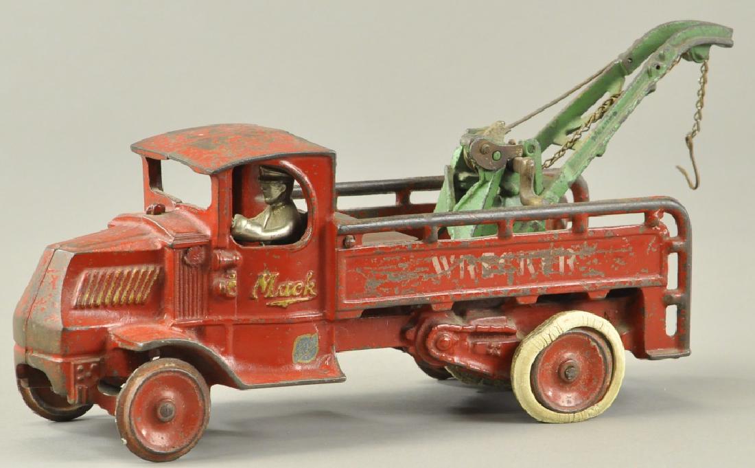 LARGE ARCADE MACK WRECKER (1 of 2)