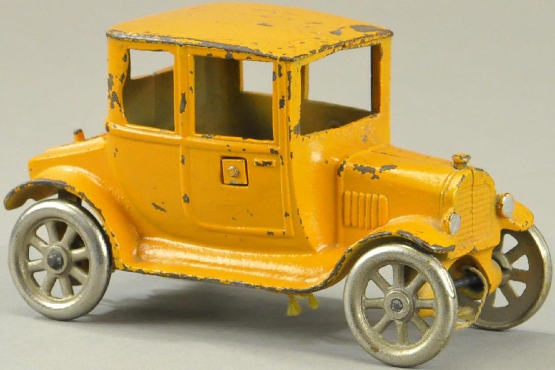 KILGORE SEDAN WITH TRUNK (1 of 8)