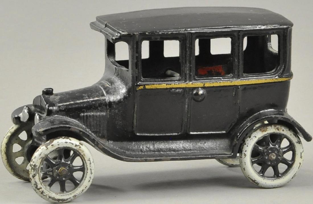 ARCADE MODEL 'T' SEDAN (1 of 2)