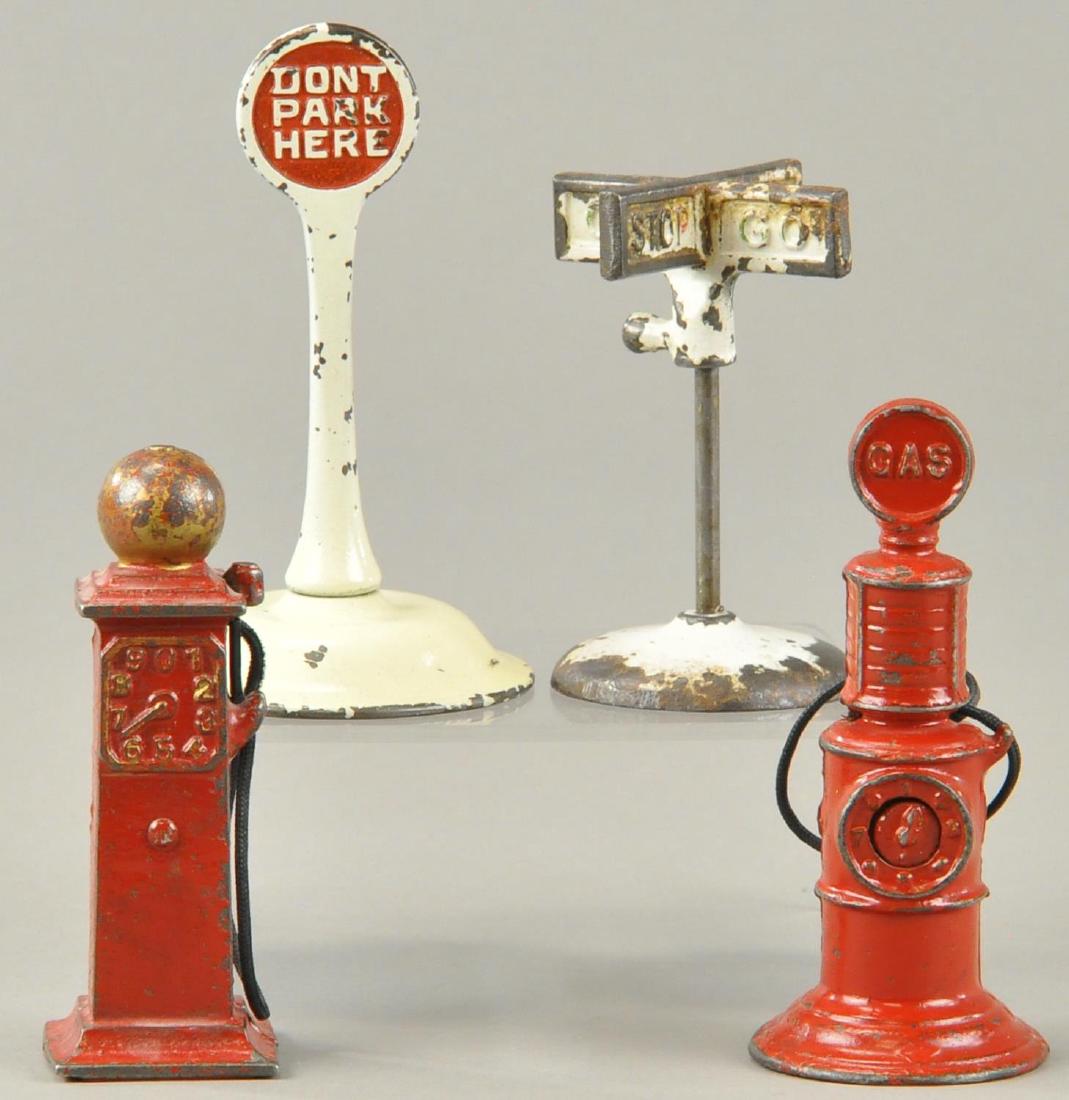 LOT OF ROADSIDE CAST IRON ACCESSORIES (1 of 2)