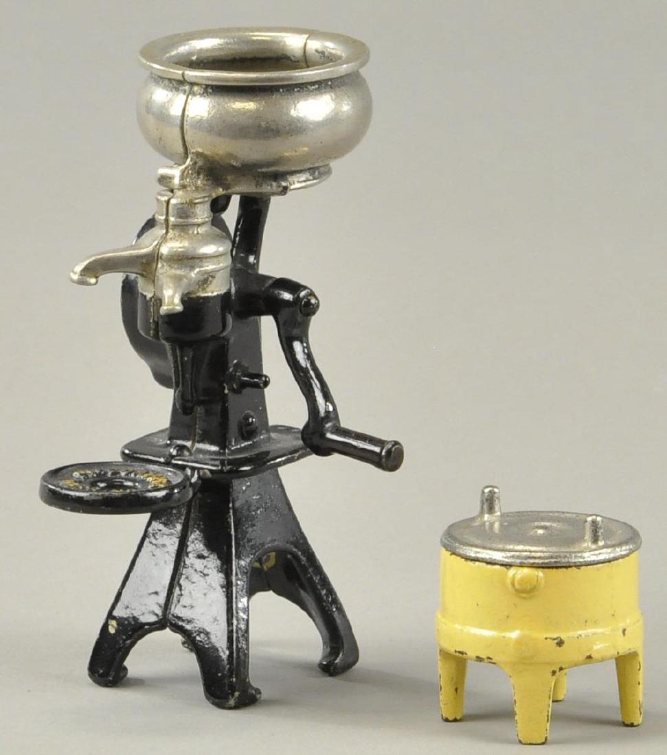 LOT OF TWO CAST IRON TOYS (1 of 2)