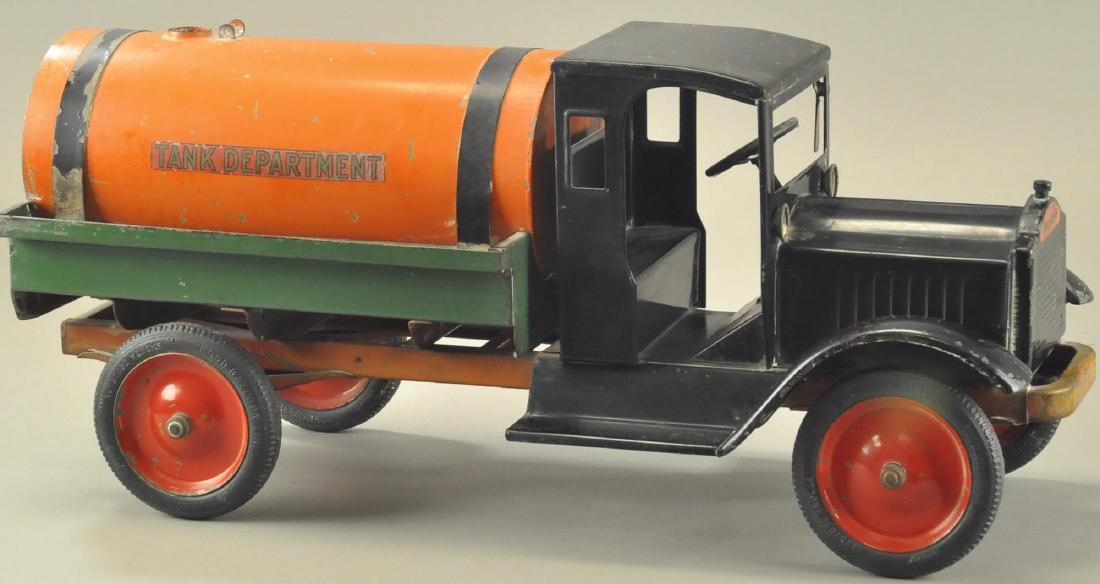 KEYSTONE TANK DEPARTMENT SPRINKLER TRUCK (1 of 2)