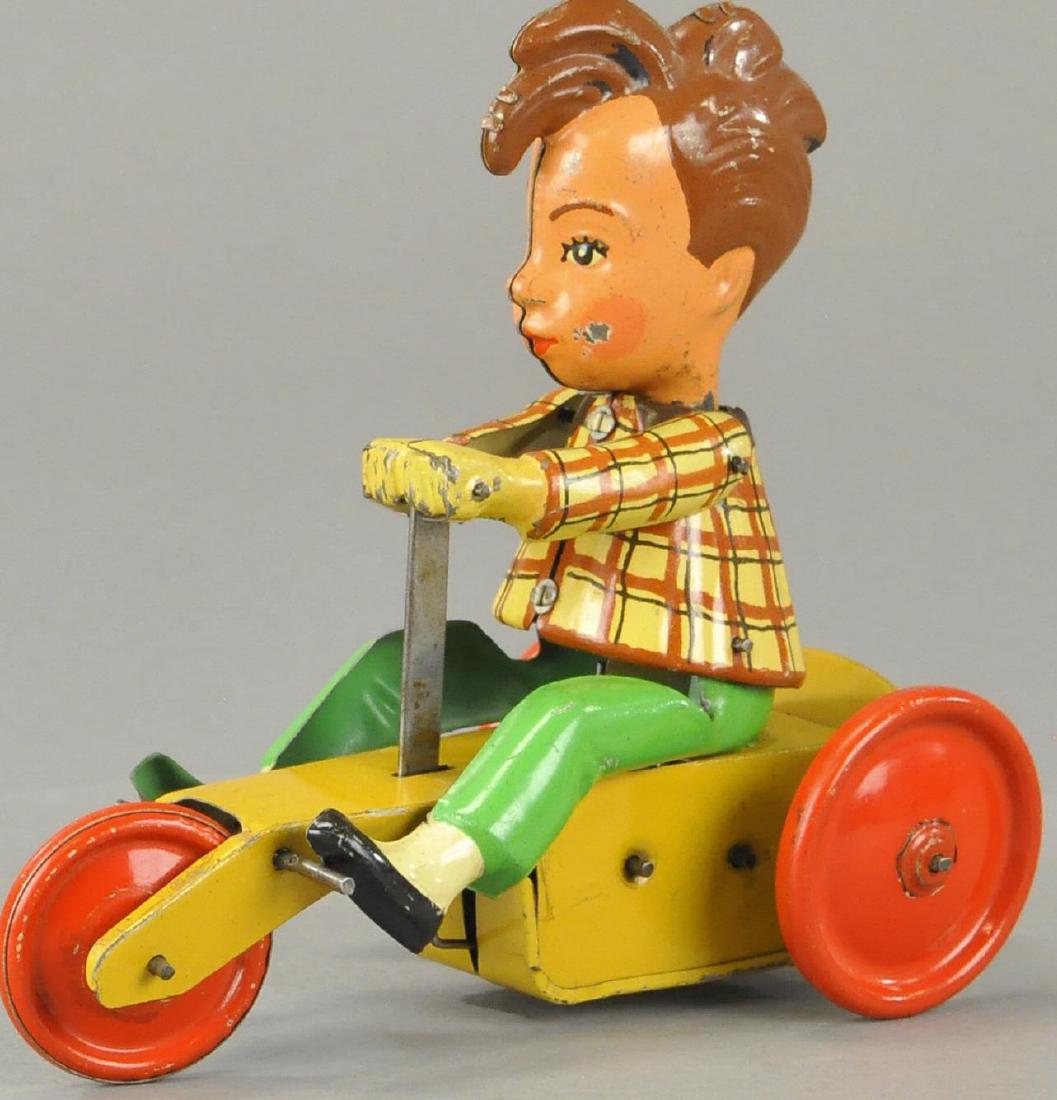 HEINI BOY ON SCOOTER (1 of 4)