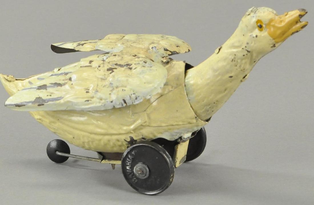 LARGE WHITE WIND-UP SWAN (1 of 3)