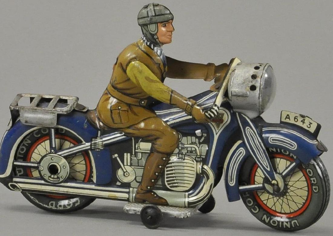 ARNOLD MOTORCYCLE WITH HEADLIGHT (1 of 2)