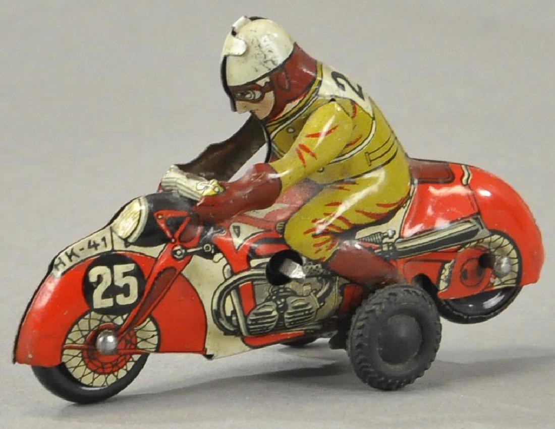 HUKI NO. 25 WIND-UP RACER MOTORCYLE (1 of 2)