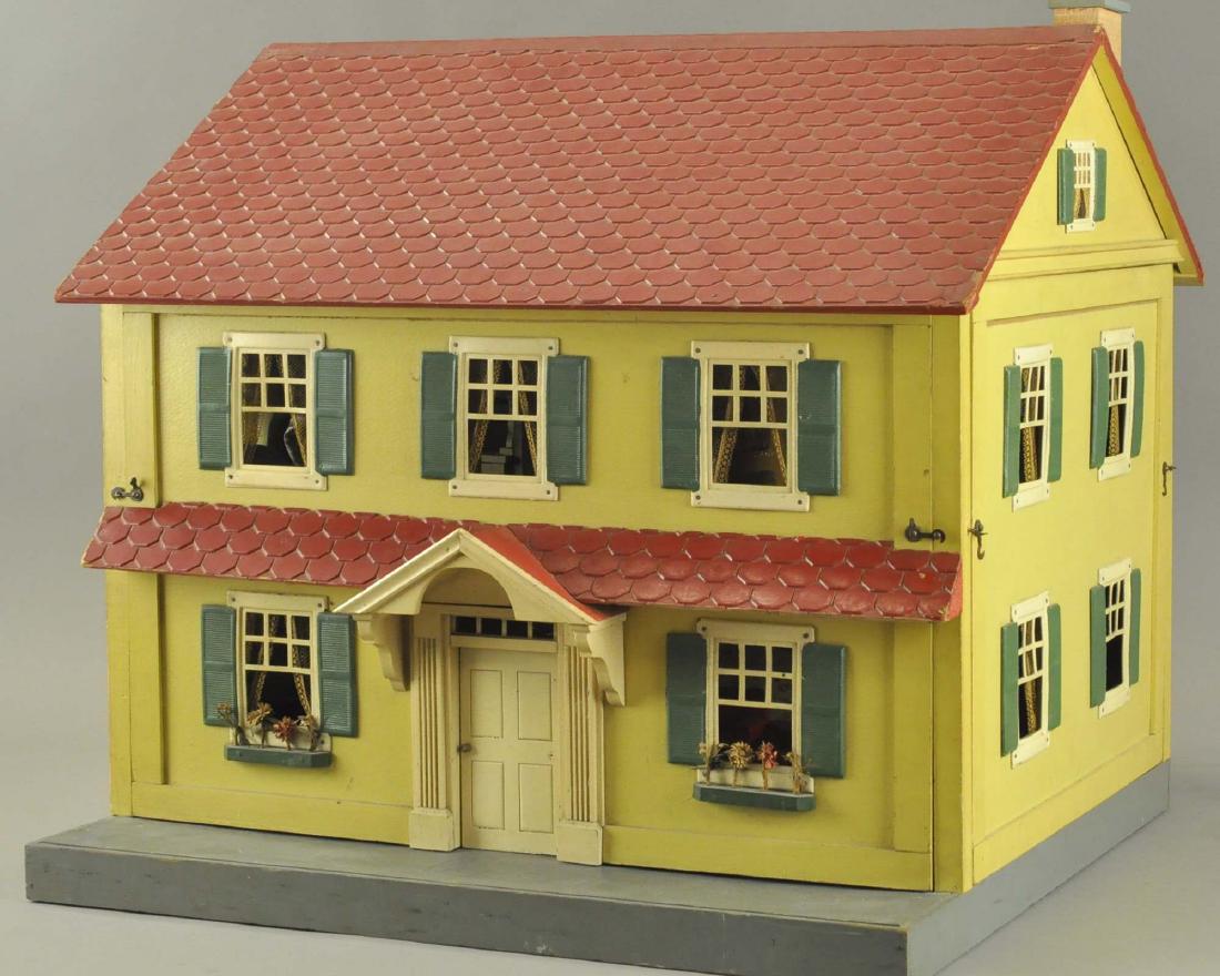 SCHOENHUT YELLOW DOLL HOUSE (1 of 5)