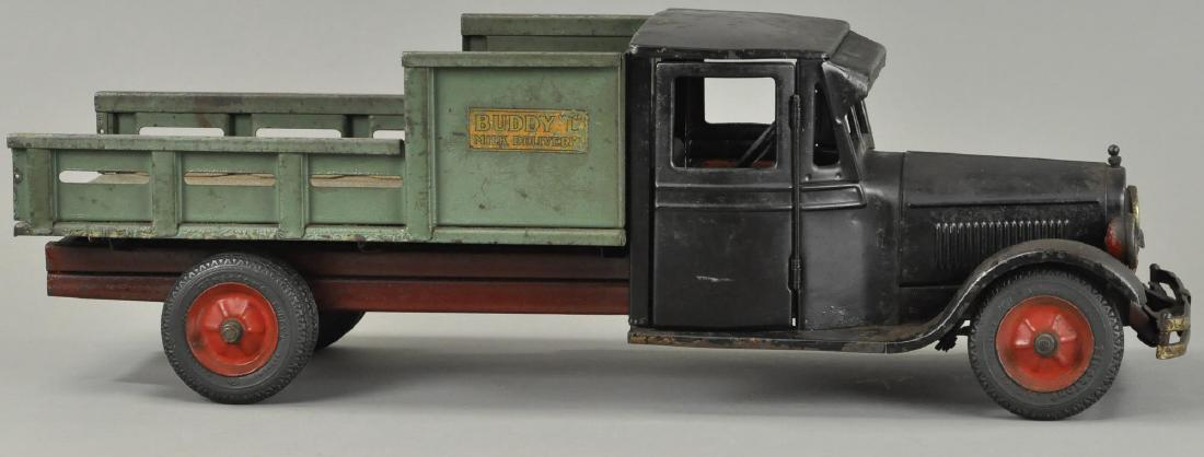 BUDDY 'L' JUNIOR MILK DELIVERY TRUCK (1 of 5)
