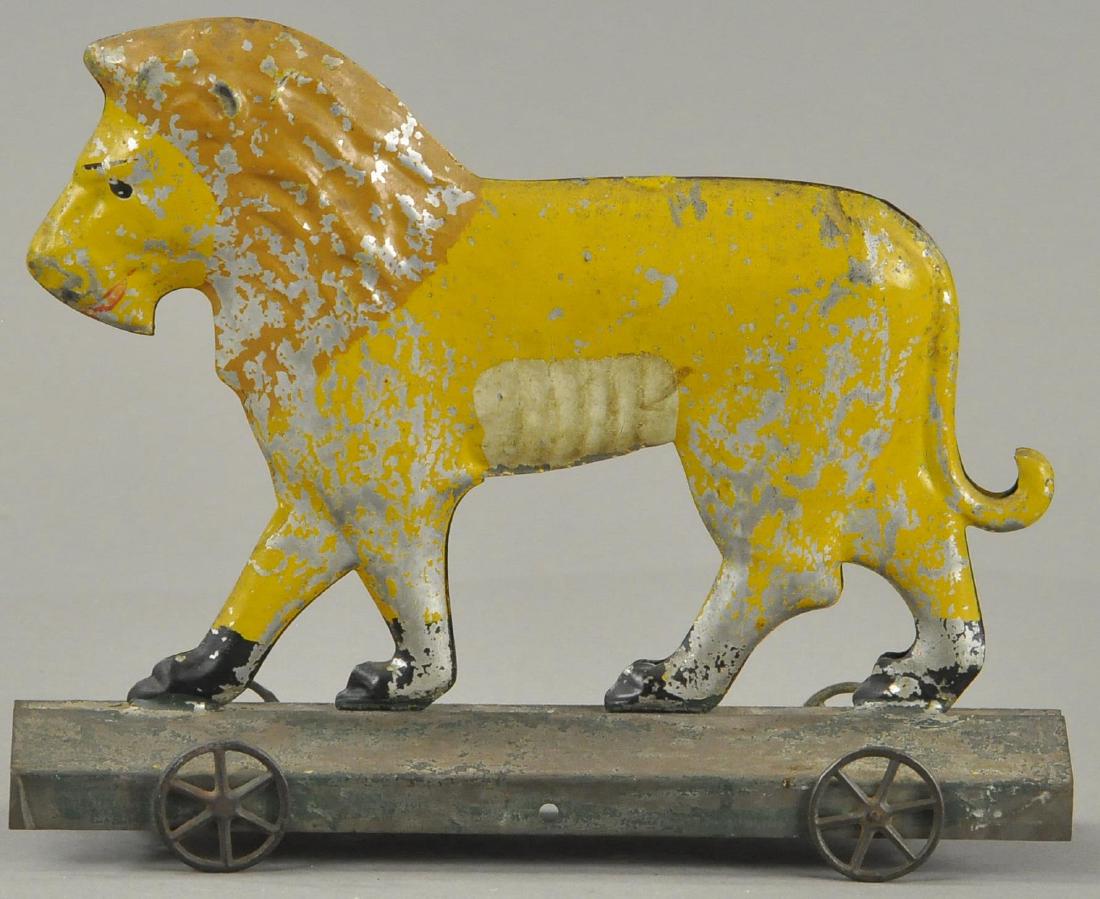 AMERICAN TIN LION ON PLATFORM (1 of 4)