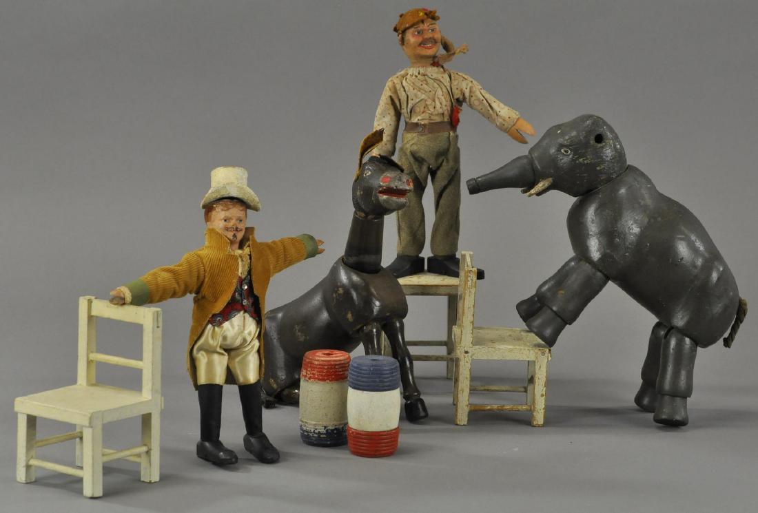 GROUPING OF SCHOENHUT ANIMALS AND FIGURES (1 of 2)