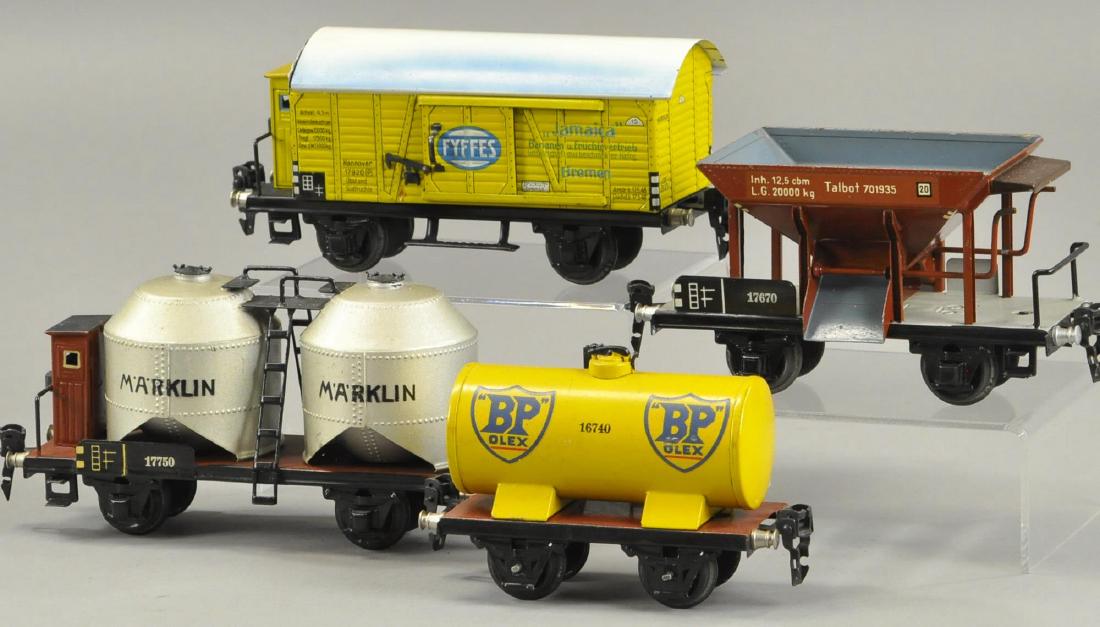 FOUR PRE-WAR MARKLIN FREIGHT WAGONS (1 of 2)