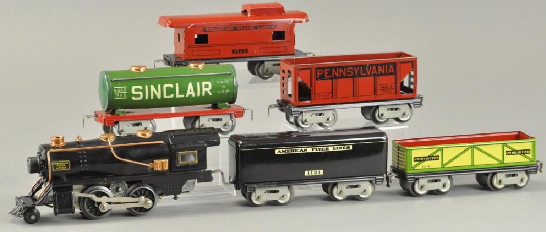 PRE-WAR LITHO AMERICAN FLYER LINES FREIGHT SET (1 of 2)