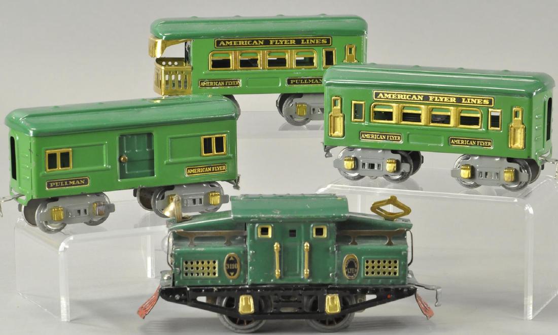 PRE-WAR LITHO AMERICAN FLYER GREEN PASSENGER SET (1 of 2)