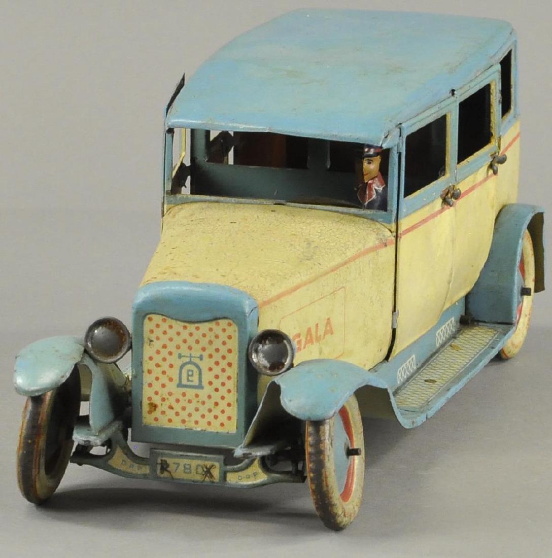 LEHMANN GALA SEDAN (1 of 4)