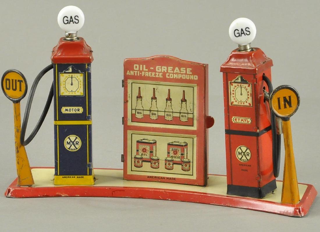 MARX MOTOR OIL & GREASE GAS PUMP (1 of 4)