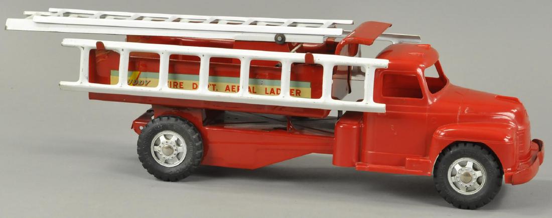 BUDDY 'L' FIRE DEPT. AERIAL LADDER TRUCK (1 of 4)