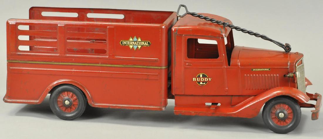 BUDDY L INTERNATIONAL BAGGAGE TRUCK: 263. Bertoia BASICS Online: BUDDY L INTERNATIONAL BAGGAGE TRUCK 24 1/2" l. All Original Condition.