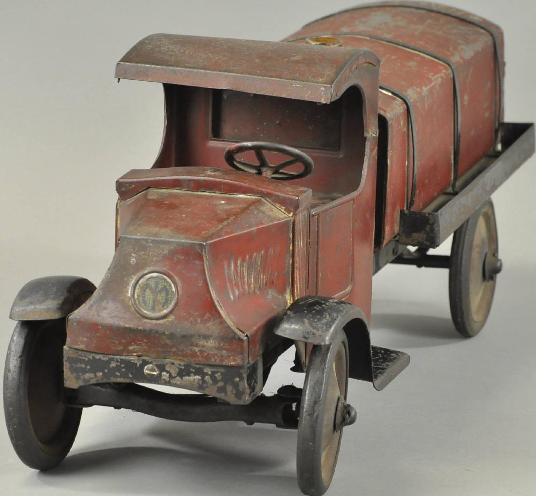 STEELCRAFT MACK OIL TANK TRUCK (1 of 4)