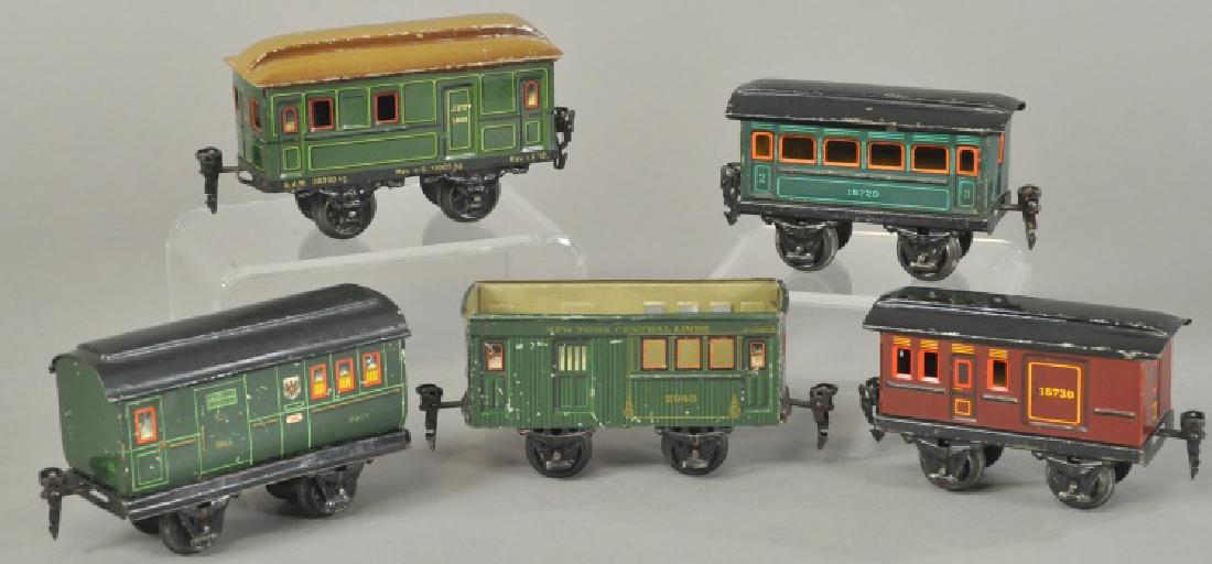 GROUPING OF 'O' GAUGE MARKLIN CARS (1 of 2)