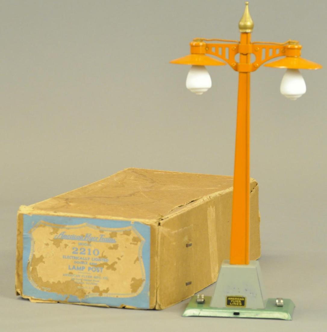 AMERICAN FLYER LAMP POST #2210 (1 of 2)