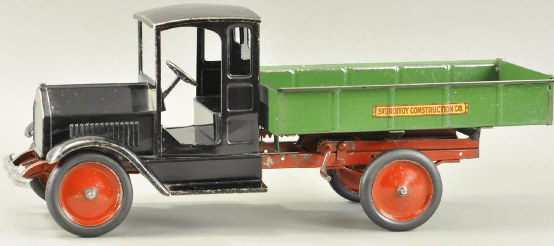 STURDITOY CONSTRUCTION DUMP TRUCK (1 of 3)