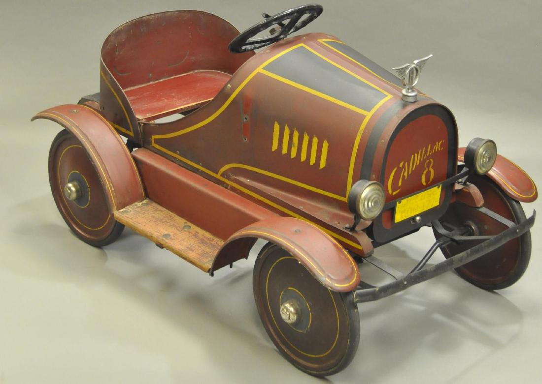 SIDWAY TOPLIFF RED CADILLAC PEDAL CAR (1 of 2)