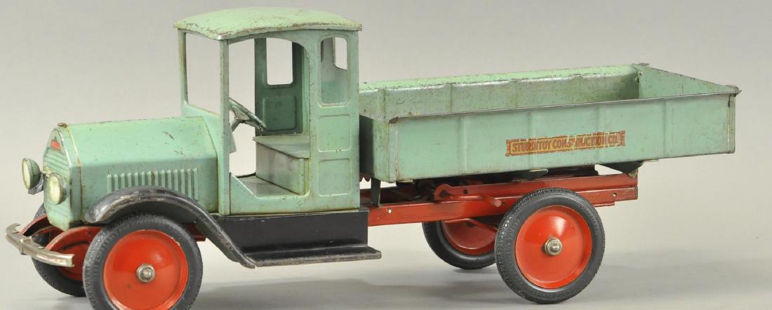 STURDITOY CONSTRUCTION DUMP TRUCK (1 of 3)
