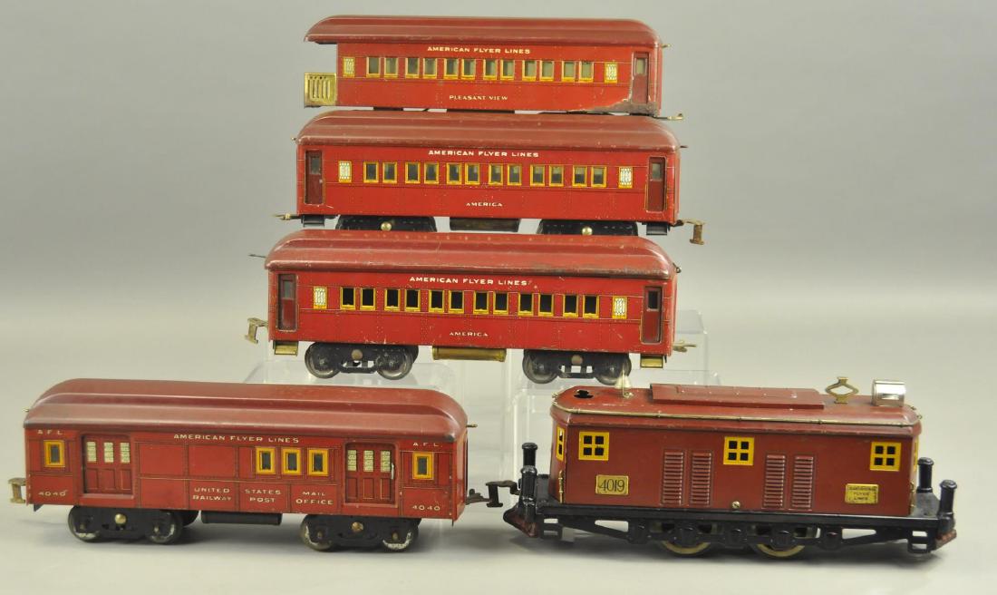 AMERICAN FLYER LINES STANDARD GAUGE PASSENGER SET (1 of 4)
