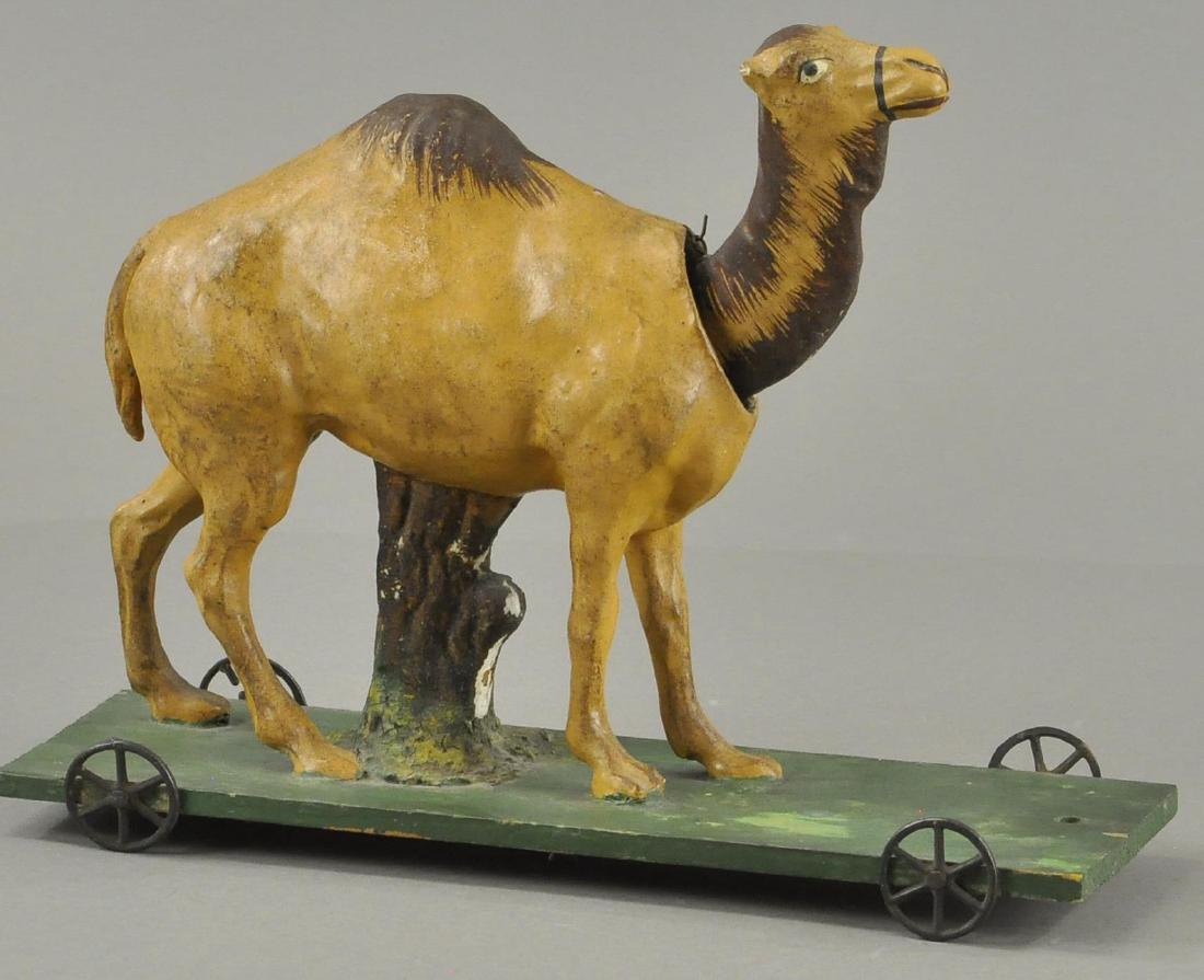 NODDING CAMEL PULL TOY (1 of 4)