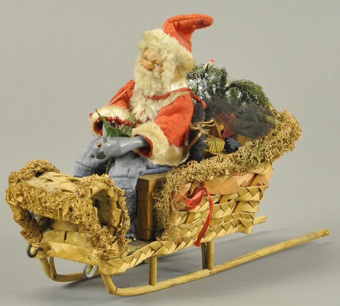 SANTA IN WICKER SLEIGH (1 of 3)