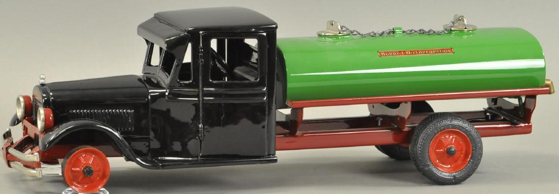 BUDDY L JUNIOR OIL TRUCK (1 of 3)