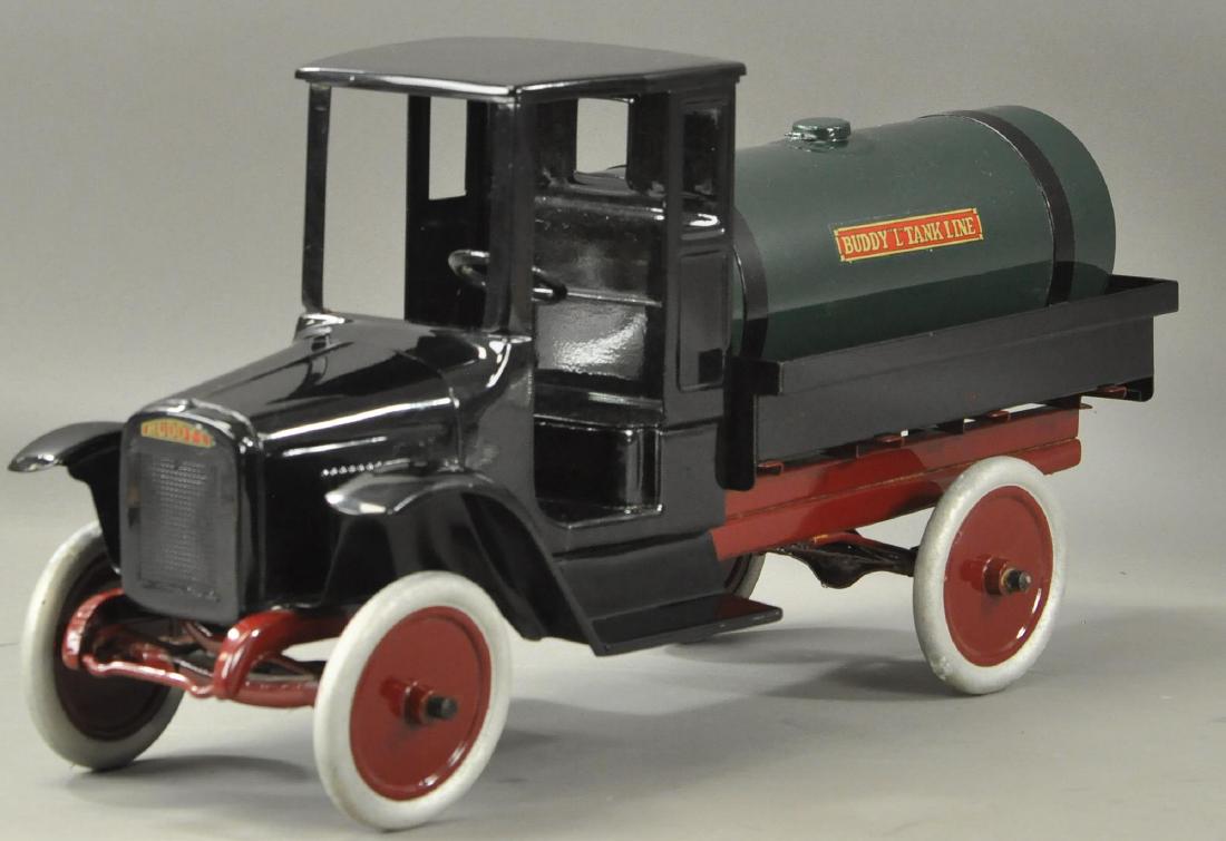 BUDDY L OIL TANK TRUCK: 20 BUDDY L OIL TANK TRUCK 26" w. Professionally restored.