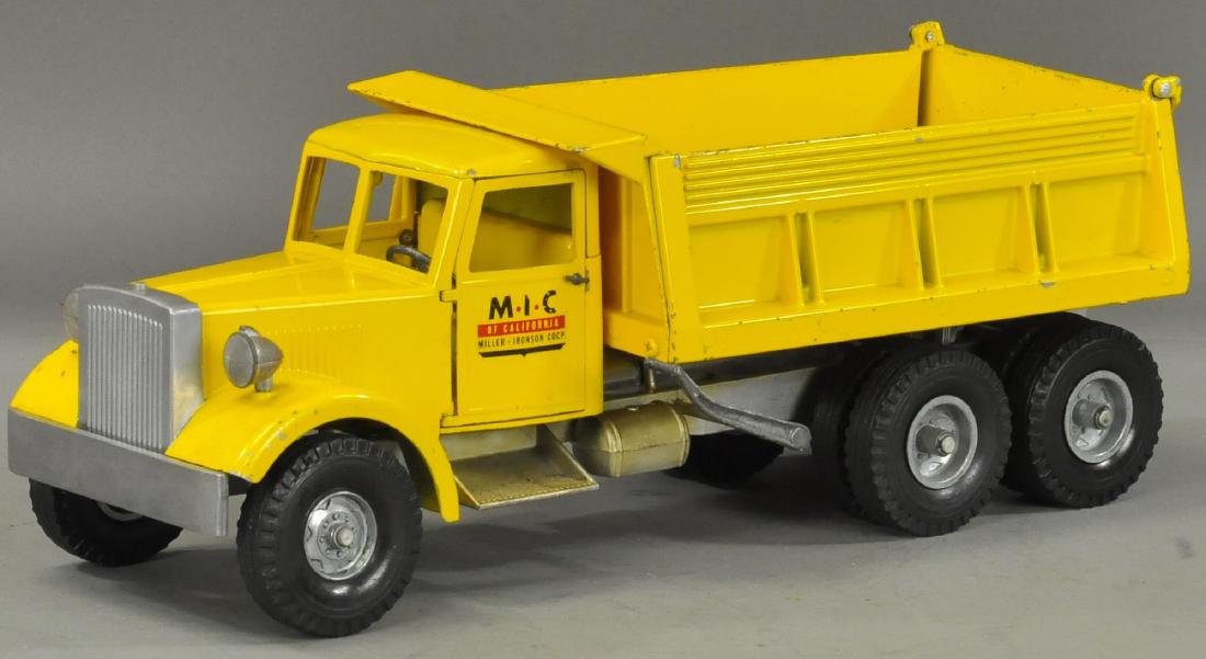 SMITH MILLER DUMP TRUCK (1 of 2)