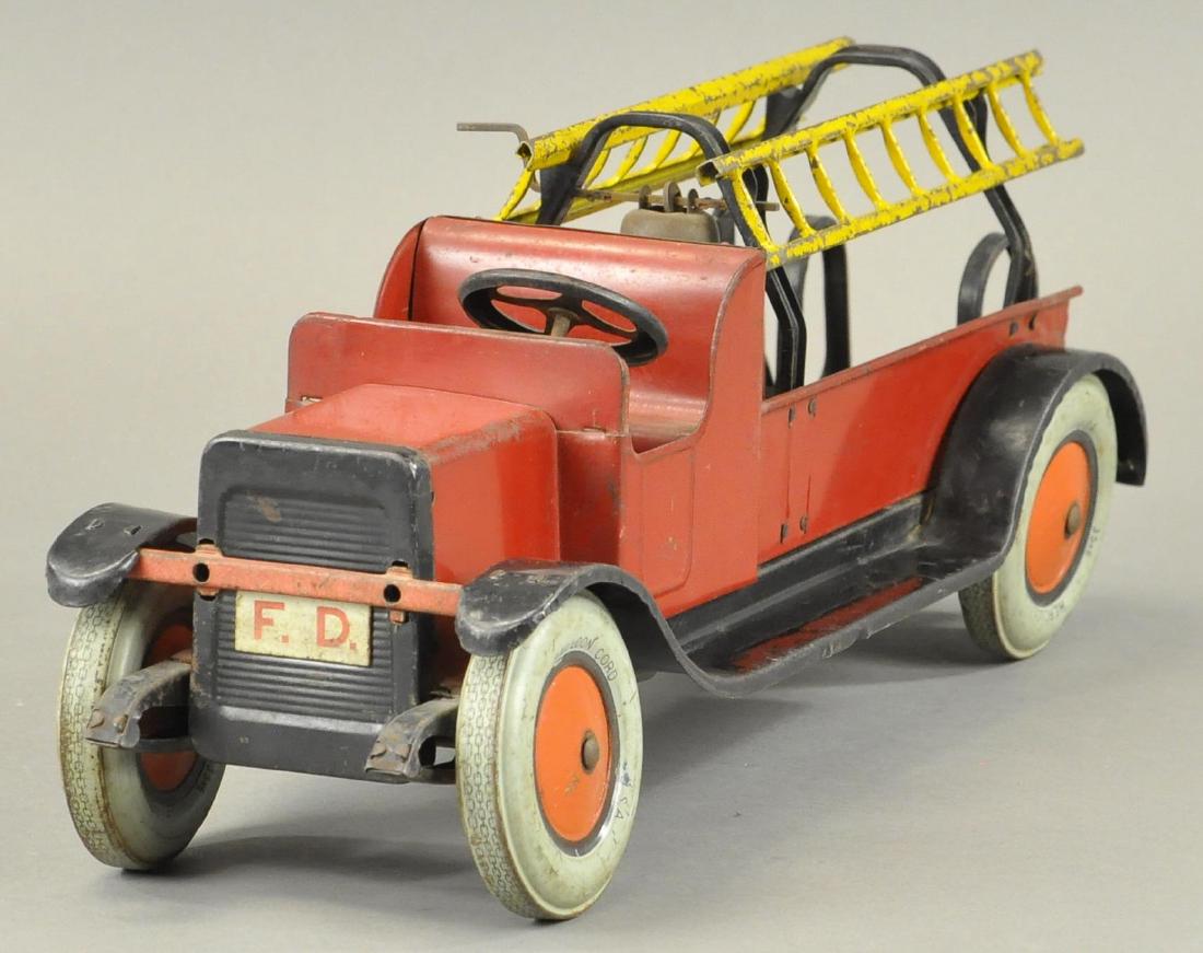 CHEIN HERCULES LADDER TRUCK (1 of 3)