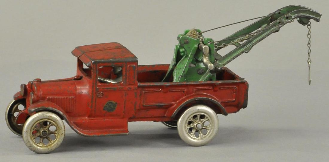 ARCADE WRECKER TRUCK (1 of 3)